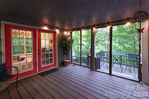 90 Davidson Gap RD, Leicester, NC 28748