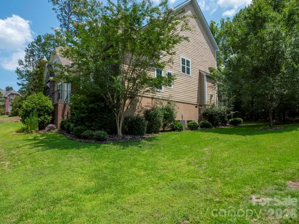 242 Wren Creek CIR, Blythewood, SC 29016