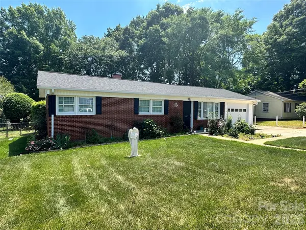 1327 Reid ST, Statesville, NC 28677
