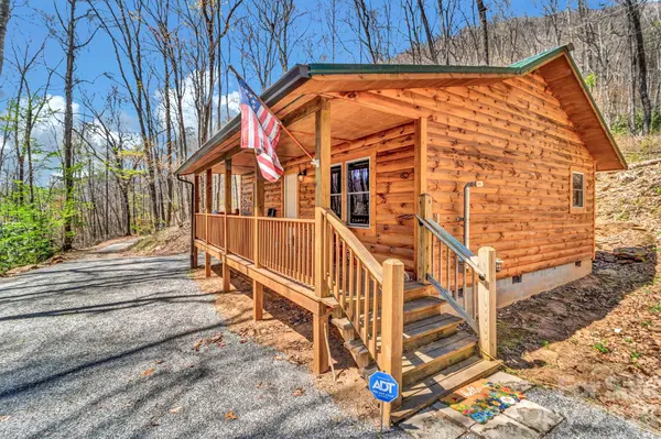 1100 Panther Branch RD, Canton, NC 28716