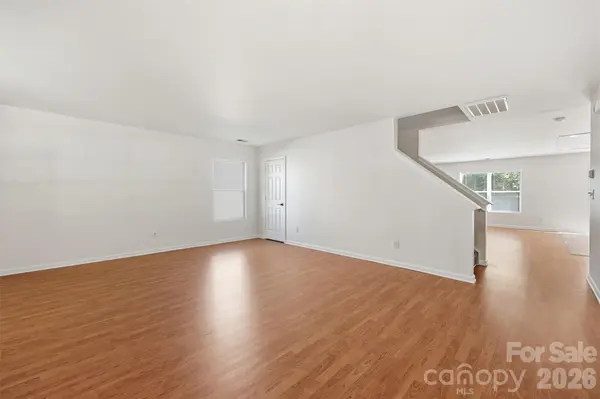 3902 Larkhaven Village DR, Charlotte, NC 28215