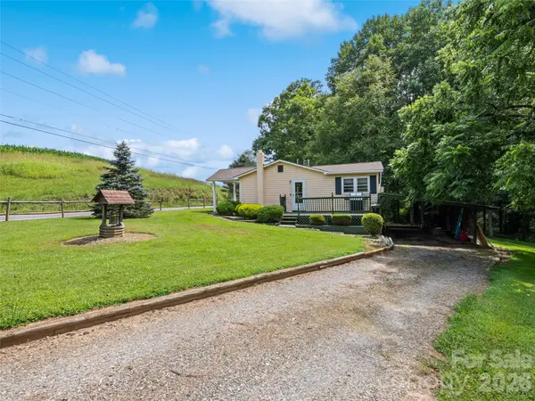 1714 Iron Duff RD, Waynesville, NC 28785