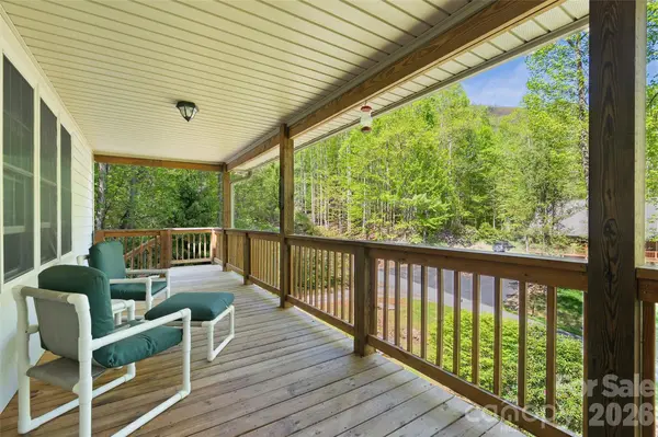 93 Streamside DR, Waynesville, NC 28785