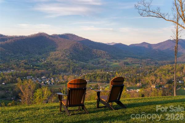 170 Bear View RD, Weaverville, NC 28787