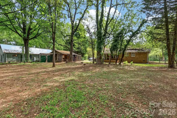 710 Twin Oaks RD, Davidson, NC 28036
