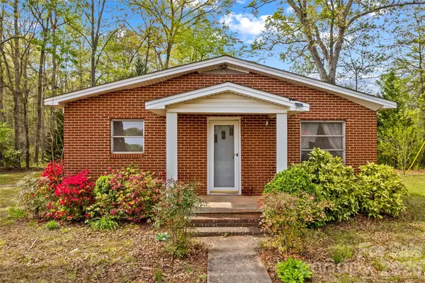151 Bent Twig DR, Statesville, NC 28677