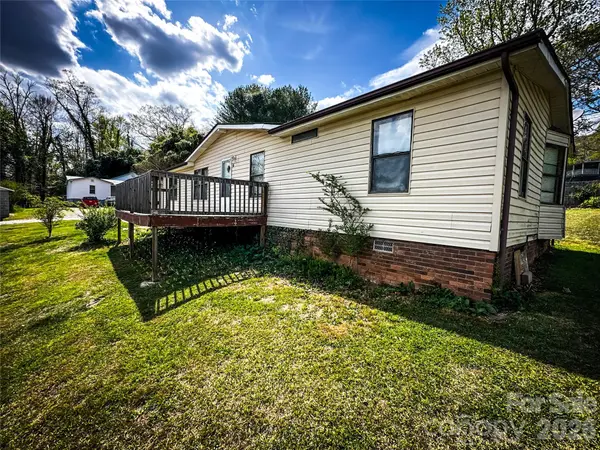 6 Lake Eden CIR, Black Mountain, NC 28711