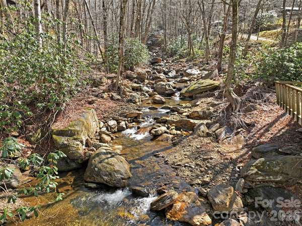142 Cold Spring RD, Burnsville, NC 28714