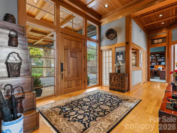 1000 McFarlane WAY, Hendersonville, NC 28739