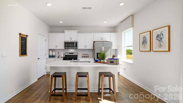 602 Dazzle LOOP, Newton, NC 28658