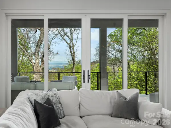 642 Altamont VW, Asheville, NC 28804