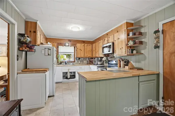 605 W 19th AVE, Gastonia, NC 28052