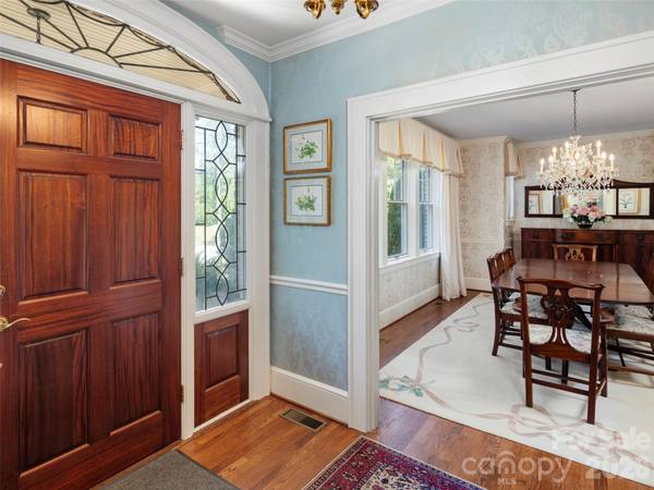 19 Blackwood RD, Asheville, NC 28804