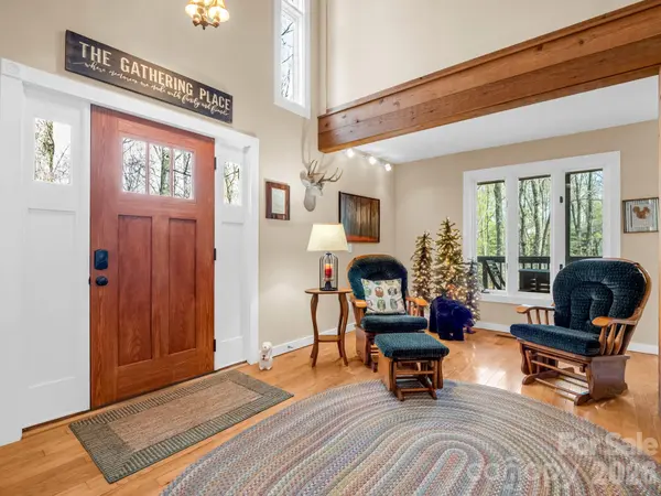 78 Wahuhu CT, Brevard, NC 28712