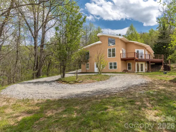 76 Raven Rock LN, Marshall, NC 28753