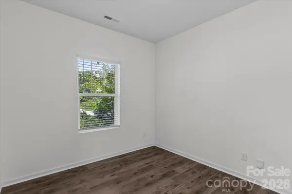 127 Buoy LN, Statesville, NC 28677