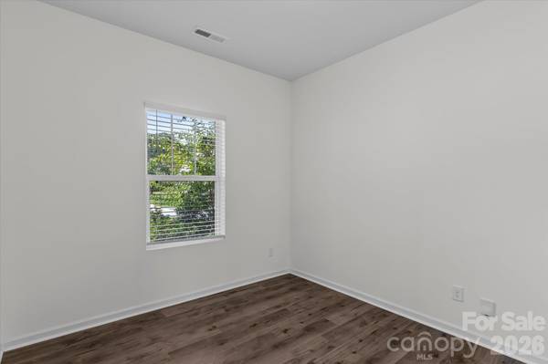 127 Buoy LN, Statesville, NC 28677