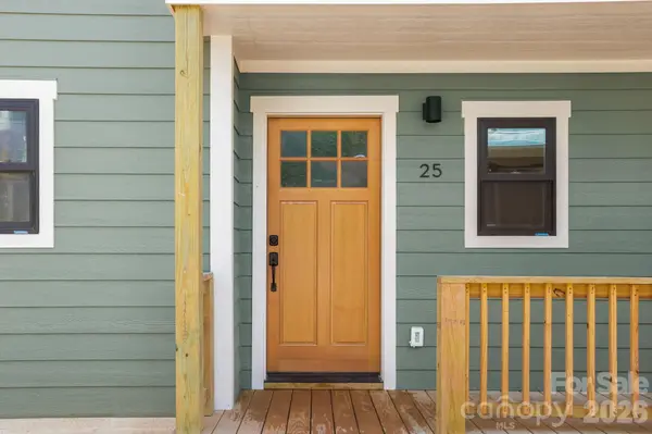 25 Fireside DR, Asheville, NC 28806