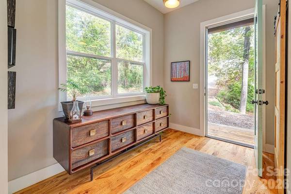 42 Salola ST, Asheville, NC 28806
