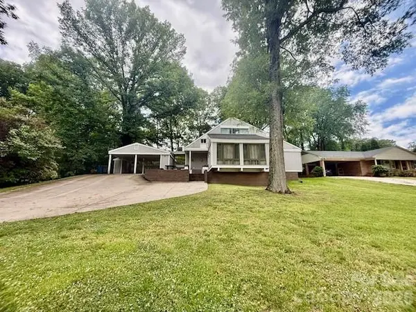 1233 Maxwell ST, Salisbury, NC 28144