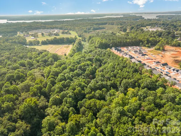8137 McDonald DR, Sherrills Ford, NC 28673