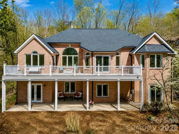 11 High Meadow DR, Weaverville, NC 28787