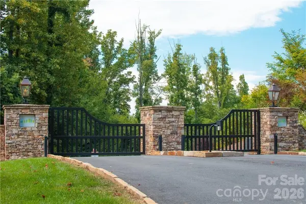 11 Franklin Trace DR #15, Asheville, NC 28804