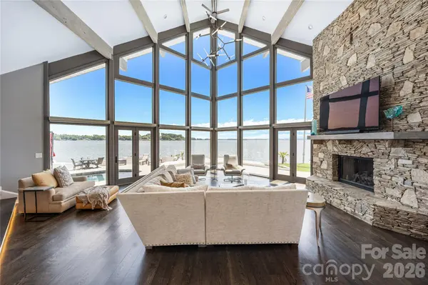 3386 Governors Island DR, Denver, NC 28037