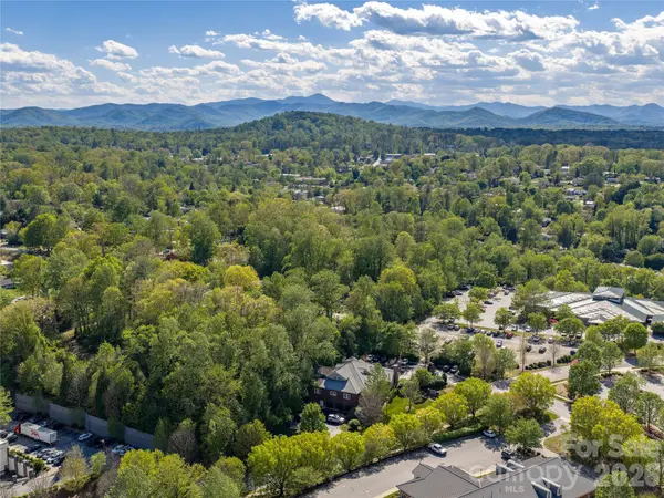 4 Medical Park DR, Asheville, NC 28803