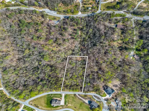 83 Sunny Morning CT, Hendersonville, NC 28792