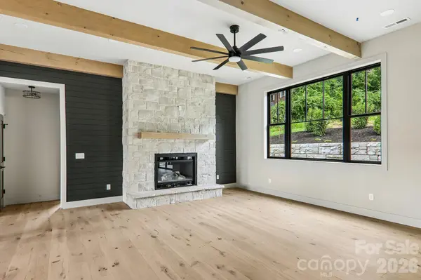 32 South View DR, Burnsville, NC 28714