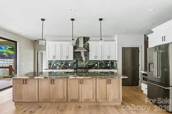 32 South View DR, Burnsville, NC 28714