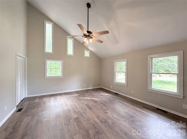 706 Crescent DR, Cherryville, NC 28021