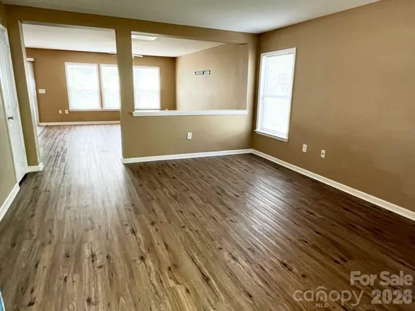 14043 Pinyon Pine LN, Charlotte, NC 28215