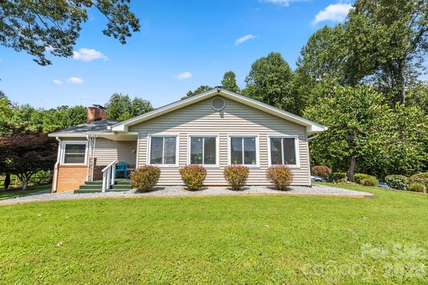 71 Laurel Mountain RD, Brevard, NC 28712