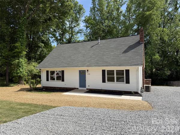 806 S Laurel ST, Lincolnton, NC 28092
