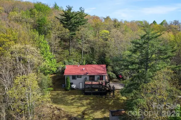 78 Highland DR, Lake Toxaway, NC 28747