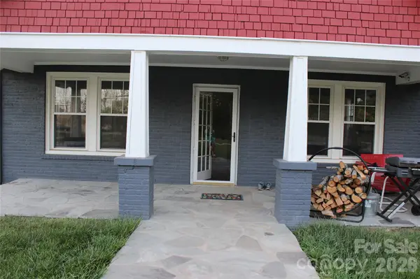 300 Banner Farm RD, Mills River, NC 28759