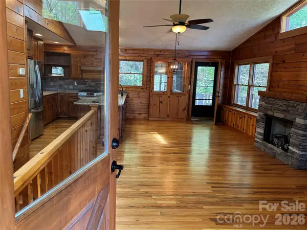 1618 Walnut Creek RD, Waynesville, NC 28786