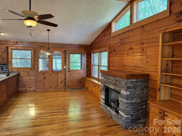 1618 Walnut Creek RD, Waynesville, NC 28786