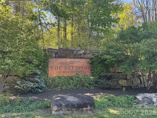 205 Settings BLVD, Black Mountain, NC 28711