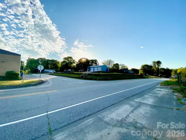 112 Hollifield RD, Caroleen, NC 28019