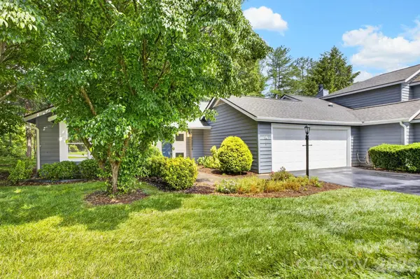 10 Laurel Place DR, Asheville, NC 28803