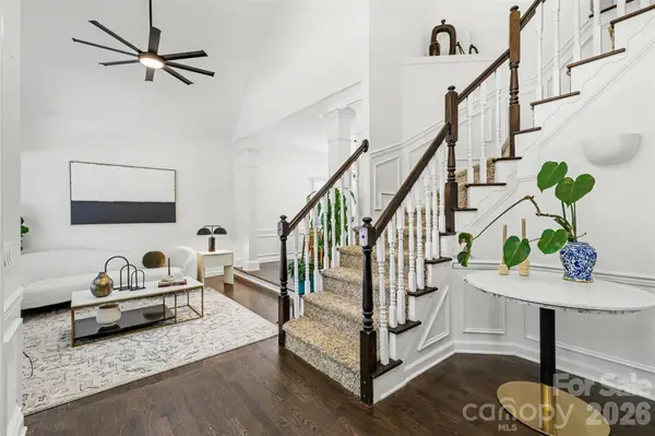 6213 Knightsgate CT, Charlotte, NC 28269