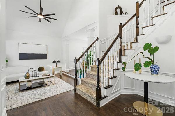6213 Knightsgate CT, Charlotte, NC 28269