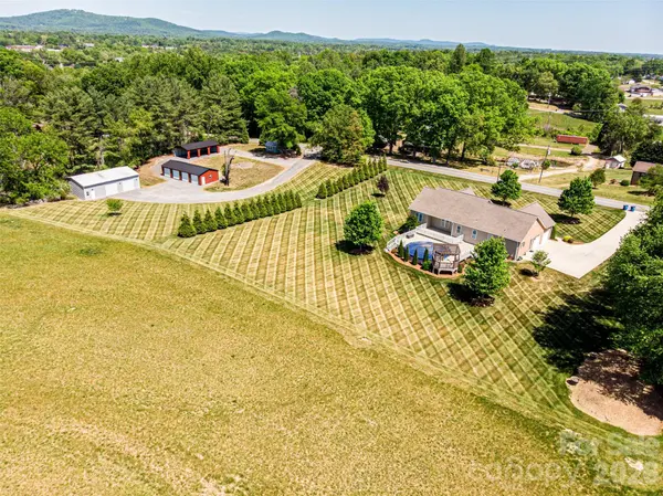 379 Horseshoe Bend RD, Hudson, NC 28638