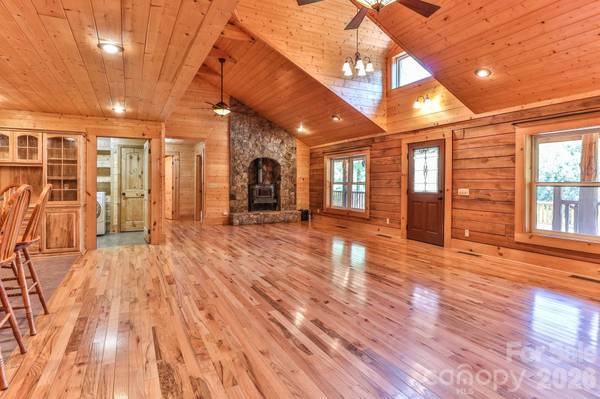 2811 Poplar Creek RD, Green Mountain, NC 28740