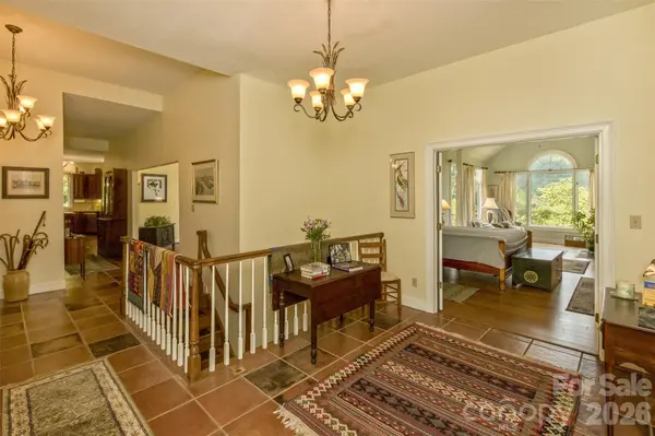 25 Windsong DR, Fairview, NC 28730