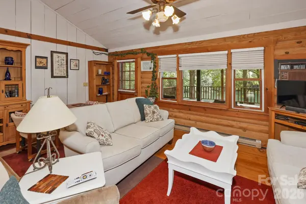 116 Teal LN, Lake Lure, NC 28746