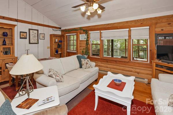 116 Teal LN, Lake Lure, NC 28746